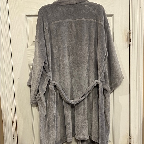 Stars Above Gray Plush Robe - Picture 5 of 5